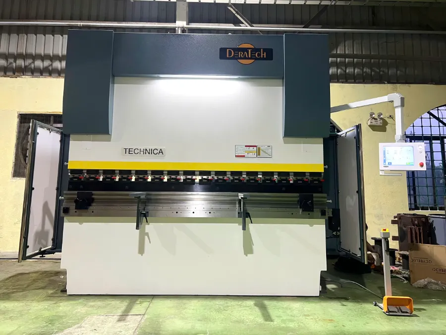 BÀN GIAO MÁY CHẤN DERATECH TAM 230/3200 – HỖ TRỢ SẢN XUẤT XUẤT KHẨU