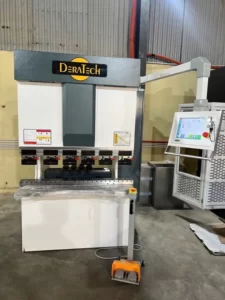 Bàn giao máy chấn CNC Deratech UBB-50/1650 – Giải pháp tối ưu cho xưởng nội thất kim loại