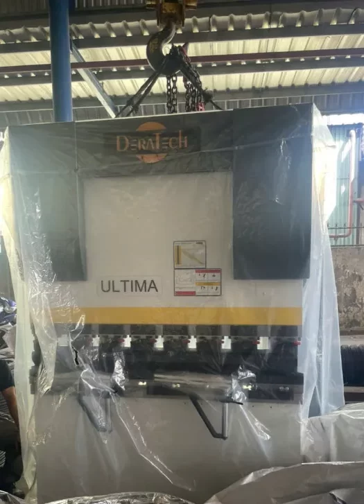 Bàn giao máy chấn CNC Deratech UBB-50/1650 – Giải pháp tối ưu cho xưởng nội thất kim loại