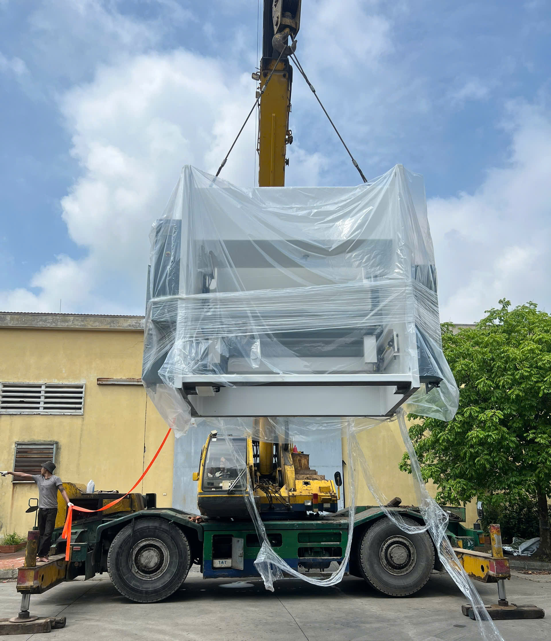 Giới thiệu về máy chấn tôn