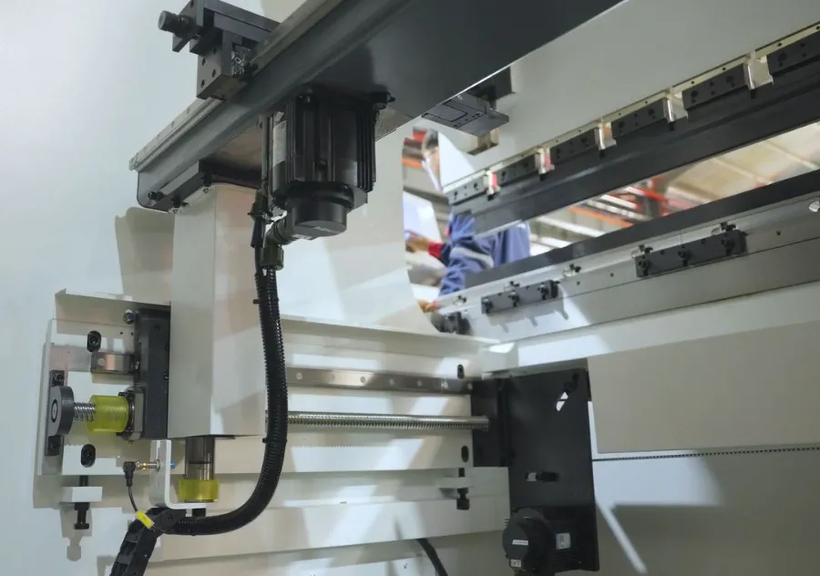 Giới thiệu về máy chấn tôn