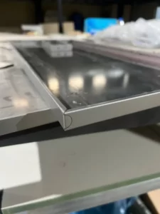 GIA CÔNG TỦ BẾP INOX – ĐỪNG BỎ QUA MÁY CHẤN DERATECH