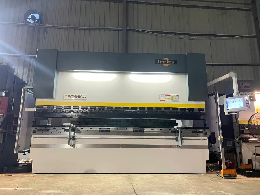 Đội ngũ kỹ sư VNTECH đã trực tiếp khảo sát, vận chuyển, lắp đặt, cân chỉnh và đào tạo vận hành tại chỗ. Sau khi nghiệm thu, máy hoạt động ổn định, đạt độ chính xác cao và được khách hàng đánh giá hài lòng về hiệu suất cũng như chất lượng chấn. Đây không chỉ là một thương vụ bàn giao thiết bị, mà còn là sự hợp tác chiến lược giữa VNTECH và doanh nghiệp địa phương trong việc nâng cao năng lực sản xuất ngành cơ khí dân dụng tại Hải Phòng.