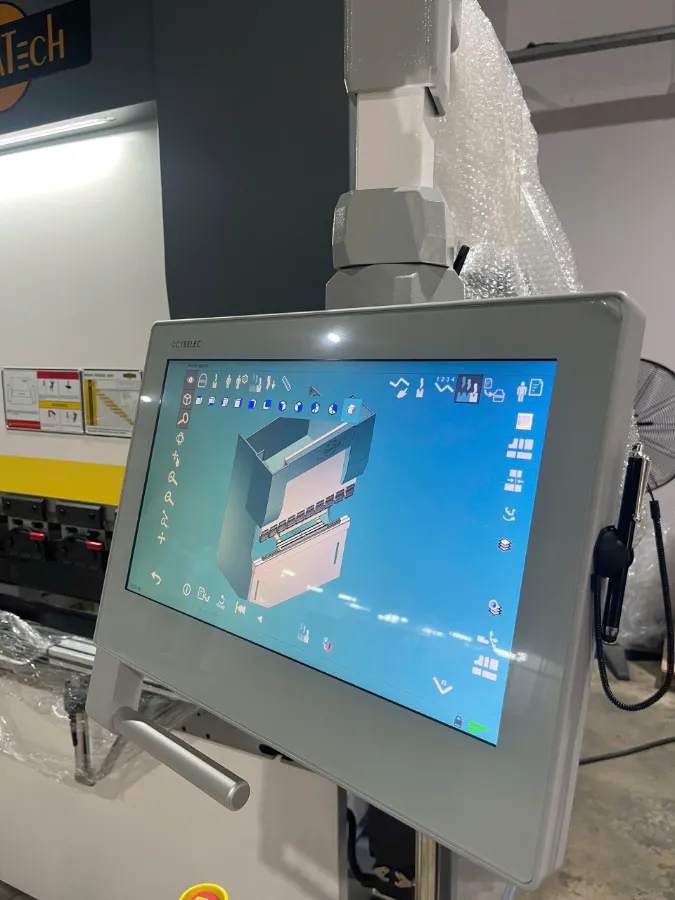 VNTECH BÀN GIAO MÁY CHẤN CNC DERATECH UBB-60/2050